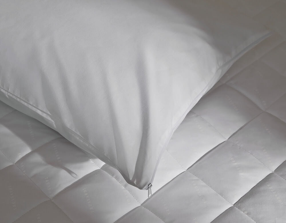 Capa Protetora de Travesseiro Trussardi 100% Algodão 50x70cm