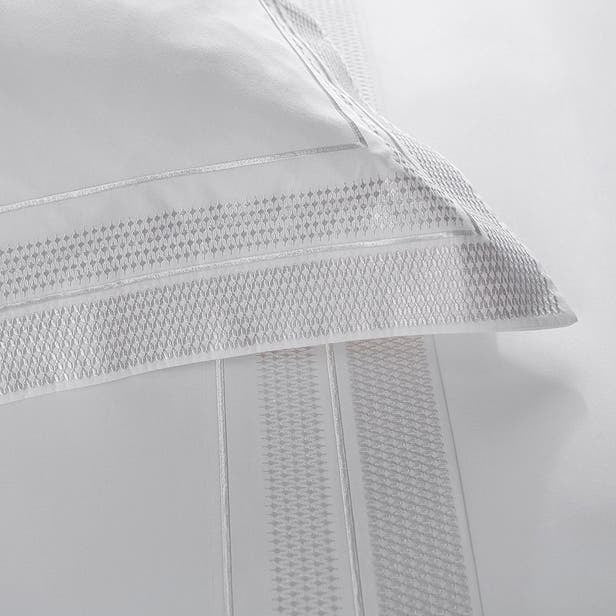 JOGO DE CAMA S.KING HORIZON BRANCO C/BORD.PEROLA 2.80X2.90CM