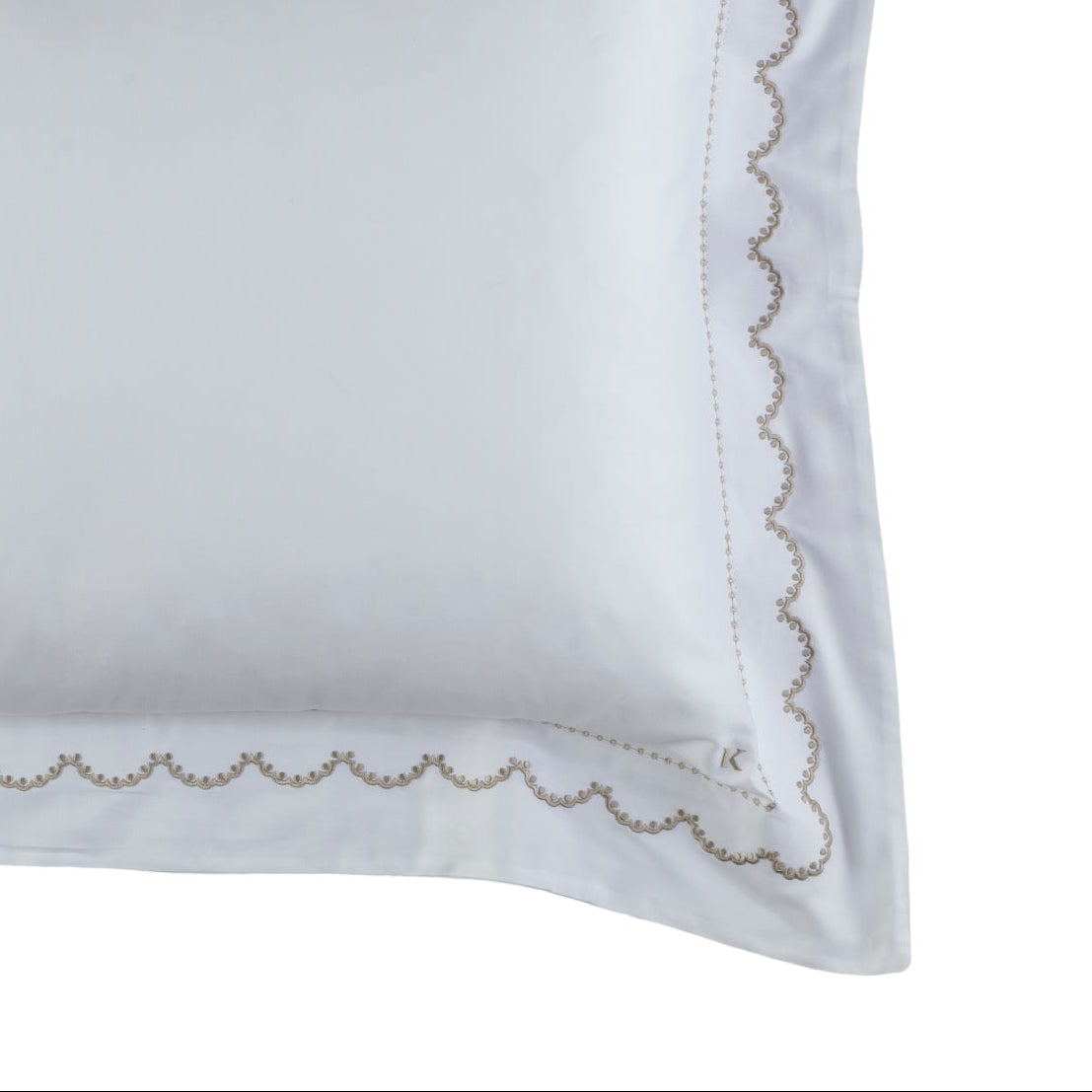 Jogo de Cama Queen Kacyumara Algarve Bordado 300 Fios Branco e Fendi 4 Peças