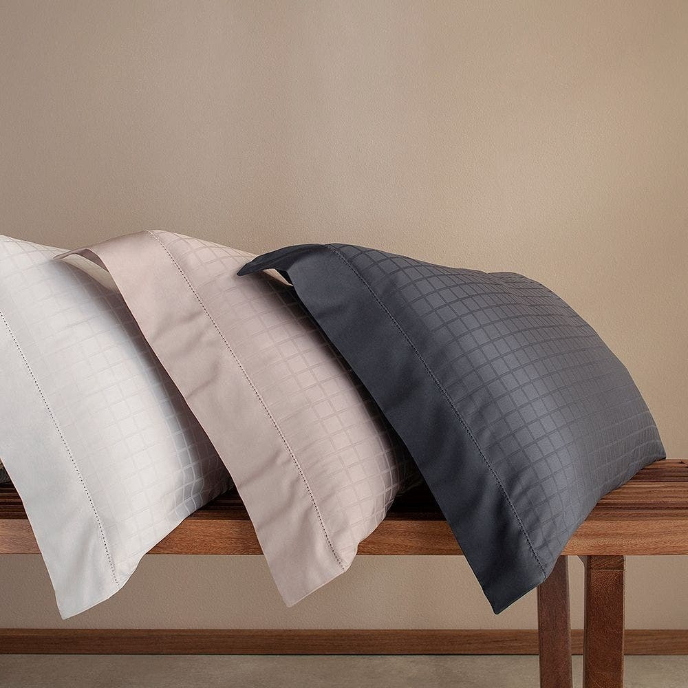 Fronha Damask Square 3 Abas 50x70 cm Cor Cinza Light 300 Fios 100% Algodão Cetim