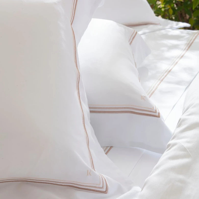 Jogo Duvet Kacyumara Fiji Super King Branco/Rose 100% Algodão Percal de 300 Fios