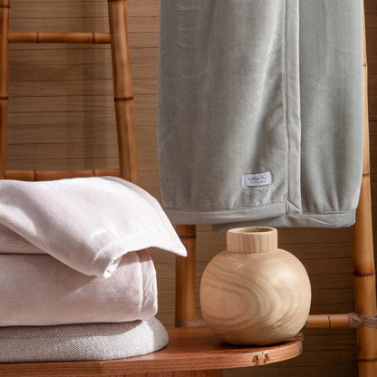 Cobertor Blanket Kacyumara Gran 700 King Branco