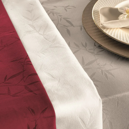 Toalha de Mesa Karsten Veríssimo Branco 2,20x2,20m