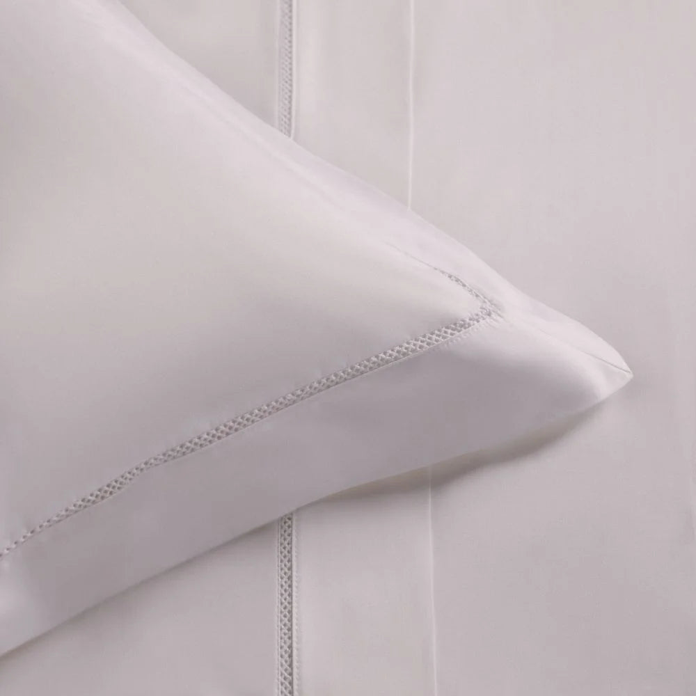 Fronha Buddemeyer Luxus Tokyo 50x90cm 1000 Fios 100% Algodão Egípcio Branco com Renda Branca