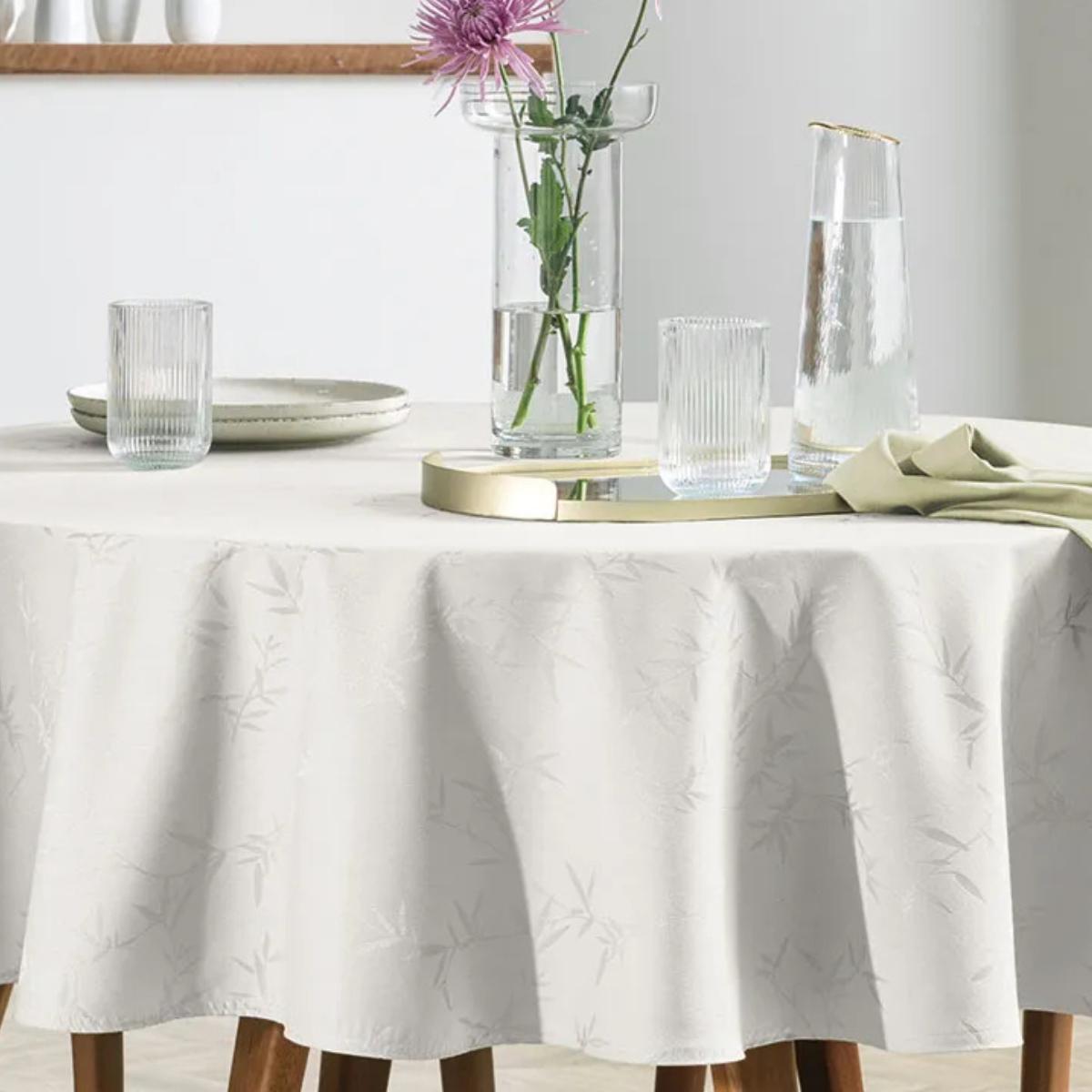 Toalha de Mesa Karsten Veríssimo Branco 2,20x2,20m