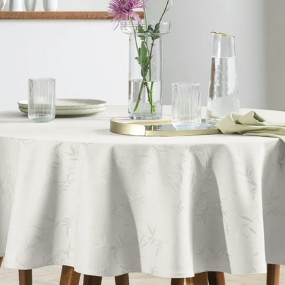 Toalha de Mesa Karsten Veríssimo Branco 2,20x2,20m