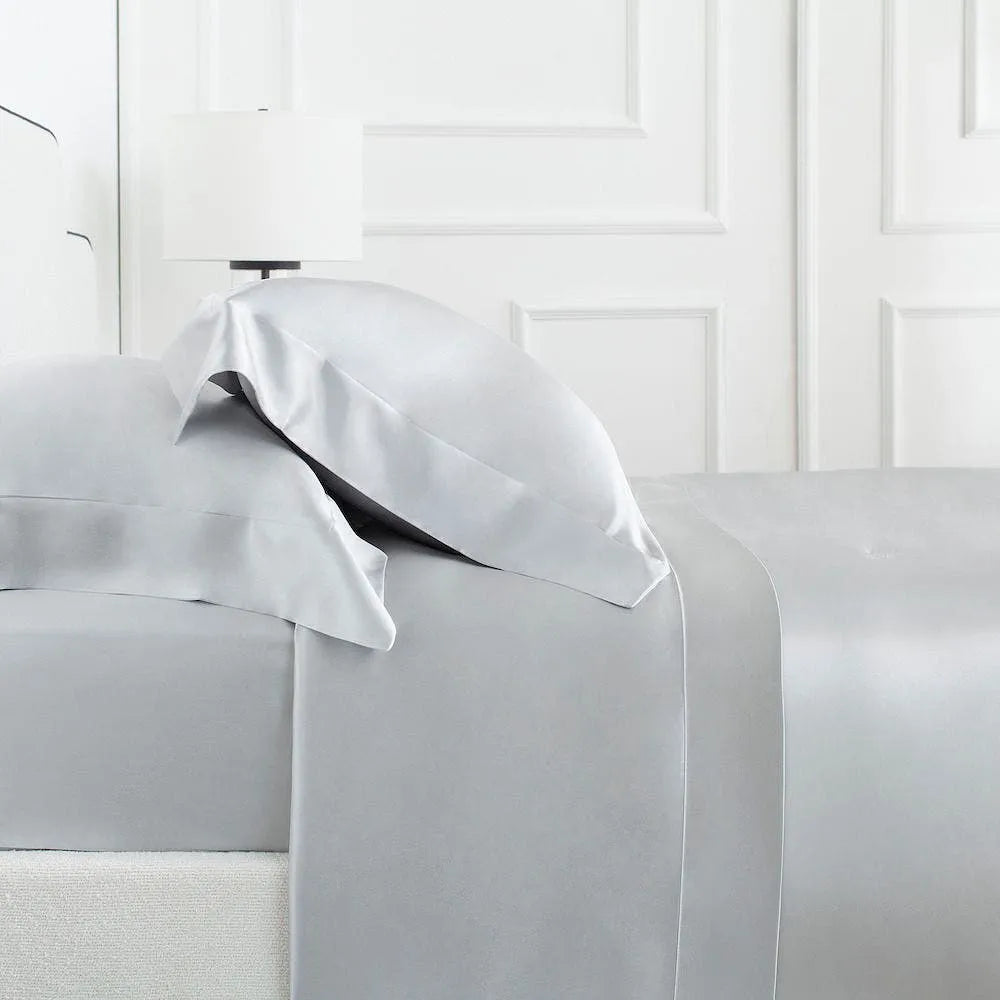 Almofada Rinzeira Buddemeyer Luxus Royale 100% Seda Cinza Platina 30x50cm