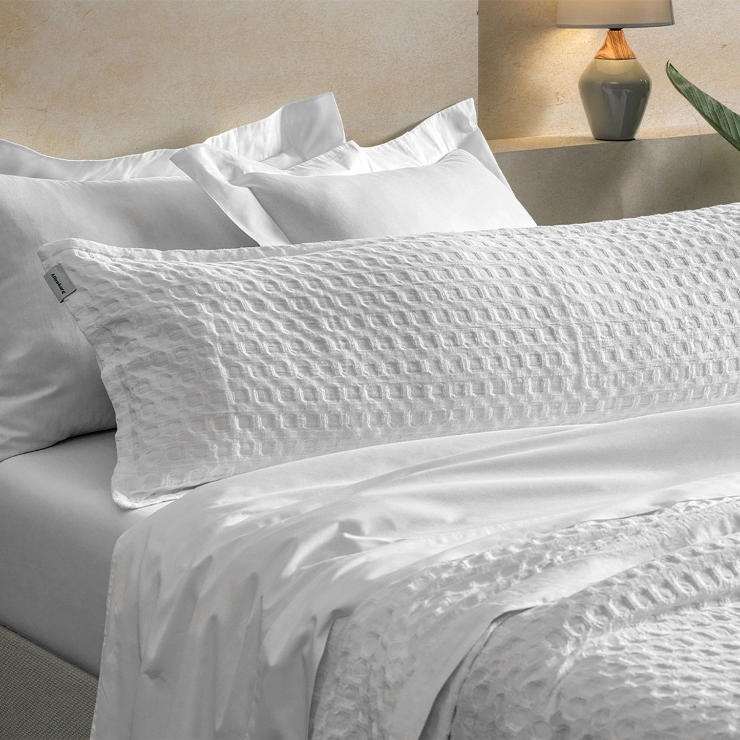 Fronha Body Pillow Altenburg Algodão Lux Versalhes 200 Fios com 4 Abas de 2cm 40x1,30m Cor Branco