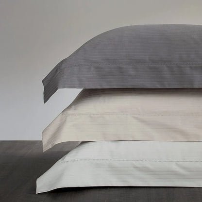 Fronha Buddemeyer Damask Stripes Branco 50cm x 70cm 300 Fios Cetim