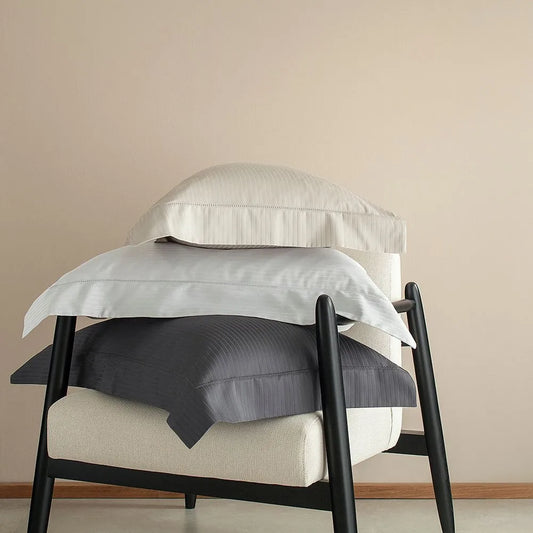 Fronha King Buddemeyer Damask Stripes com 3 Abas e Ajour – Chumbo