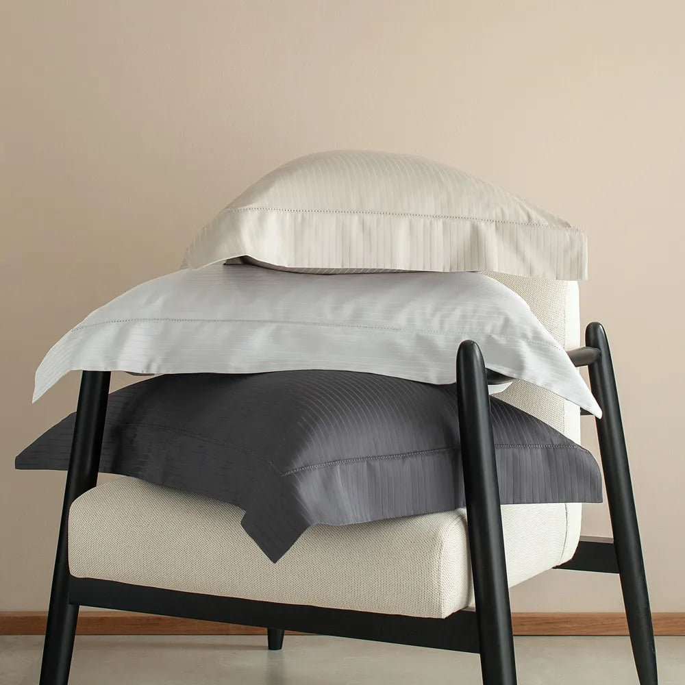 Fronha Buddemeyer Damask Stripes com 3 Abas e Ajour – Cinza