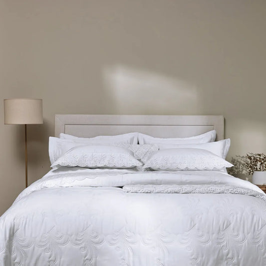 Fronha Trussardi Bargello 300 Fios Cetim 100% Algodão Branco 50x90cm