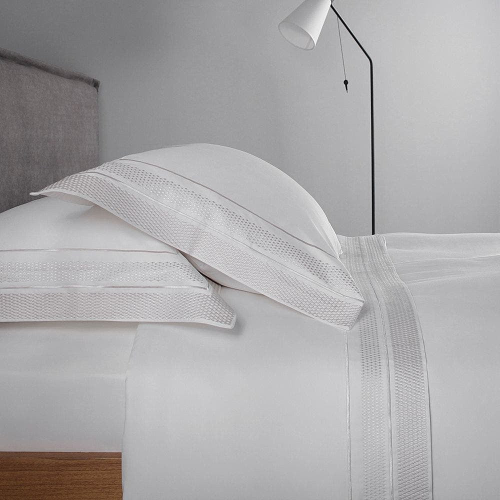 JOGO DE CAMA S.KING HORIZON BRANCO C/BORD.PEROLA 2.80X2.90CM