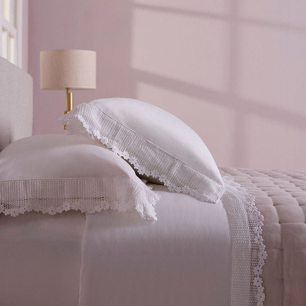 JOGO DE CAMA QUEEN AYA BRANCO C/RENDA BRANCA 2.40X2.80CM