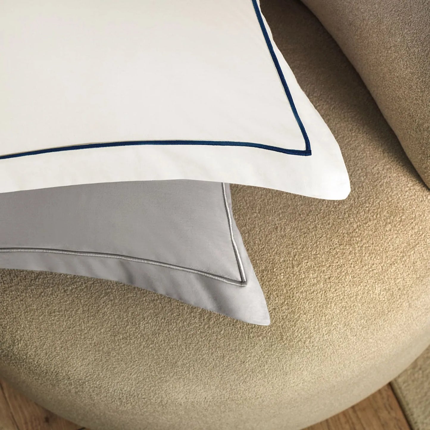 Jogo de Cama Casal Karsten Deliz 200 Fios Titânio e Cinza 4 Peças