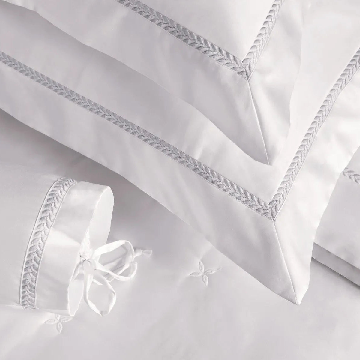 Jogo de Cama Trussardi Montale Branco e Platino King 600 Fios Cetim