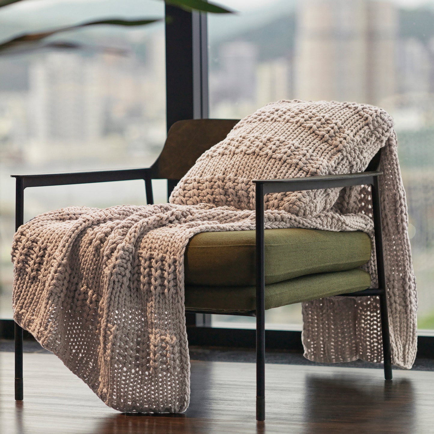 Almofada Altenburg Haus Calmaria 100% Algodão Marrom Suave 45x45cm