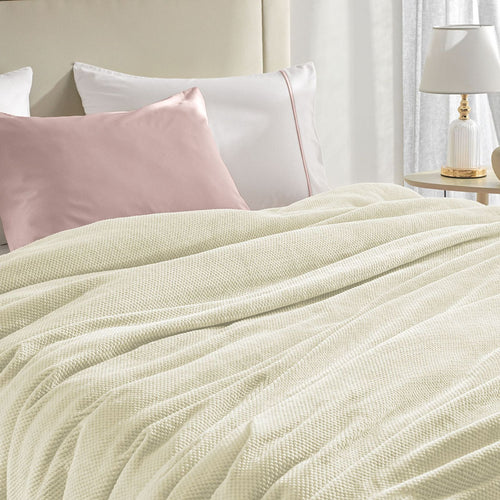 Manta Karsten Prades 100% Poliéster 160g/m² King 240x230cm Bege