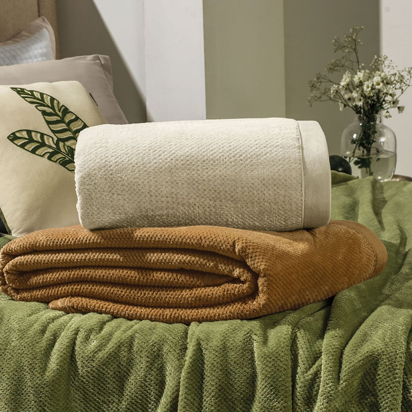 Manta Karsten Prades 100% Poliéster 160g/m² Queen 240x230cm Verde