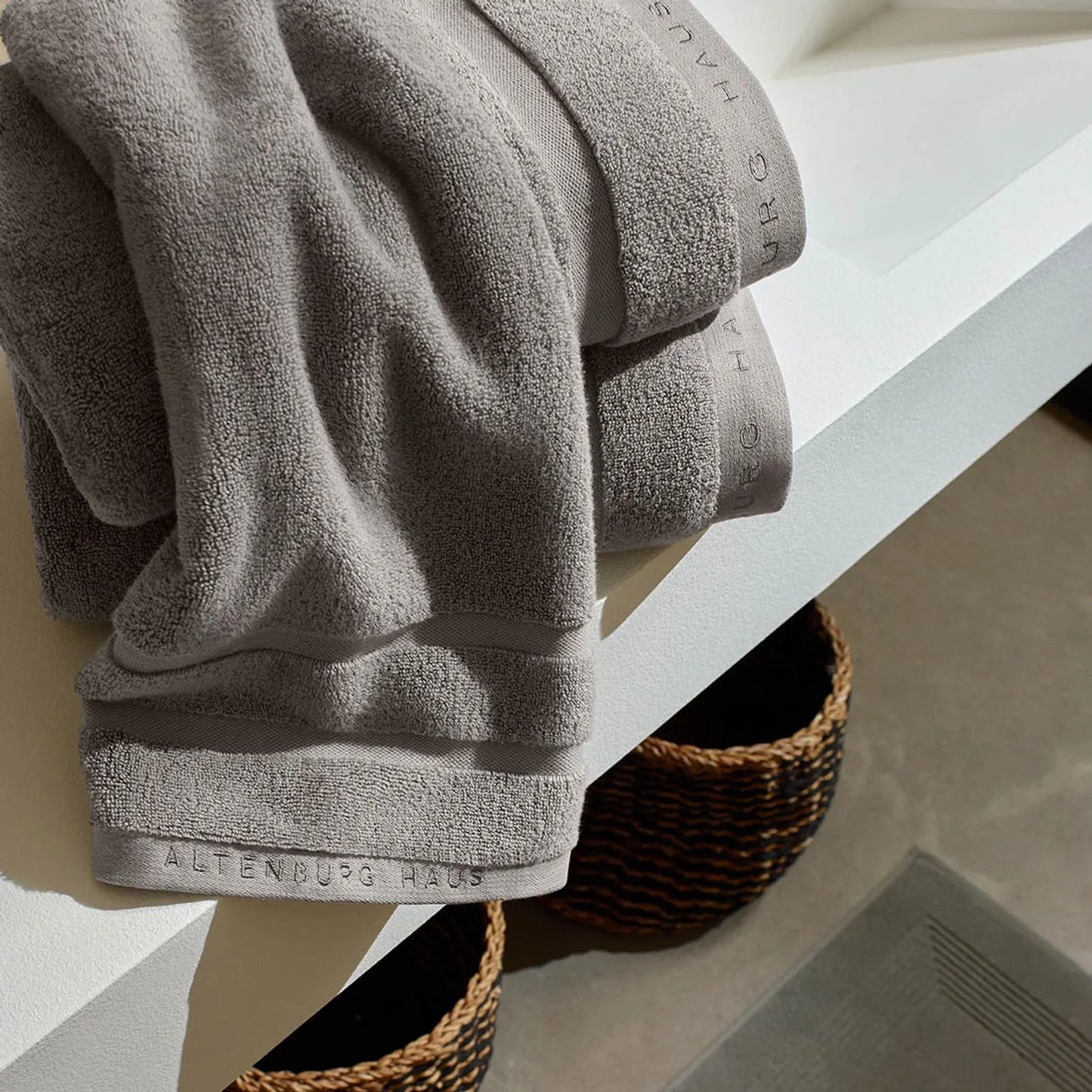 Toalha de Banhão Altenburg Haus Egípcio Cinza Crayon (85cm x 1,50m)