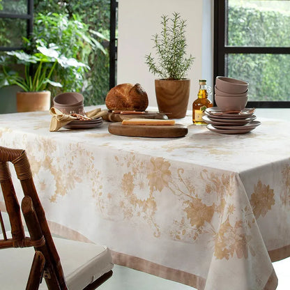 Toalha de Mesa Buddemeyer Granthan Quadrada Amarelo Ocre 2,20m x 2,20m