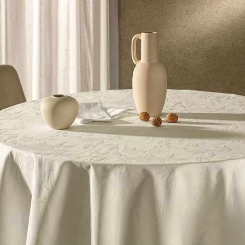 Toalha de Mesa Karsten Katherine Branco Retangular – 1,60 x 2,70m