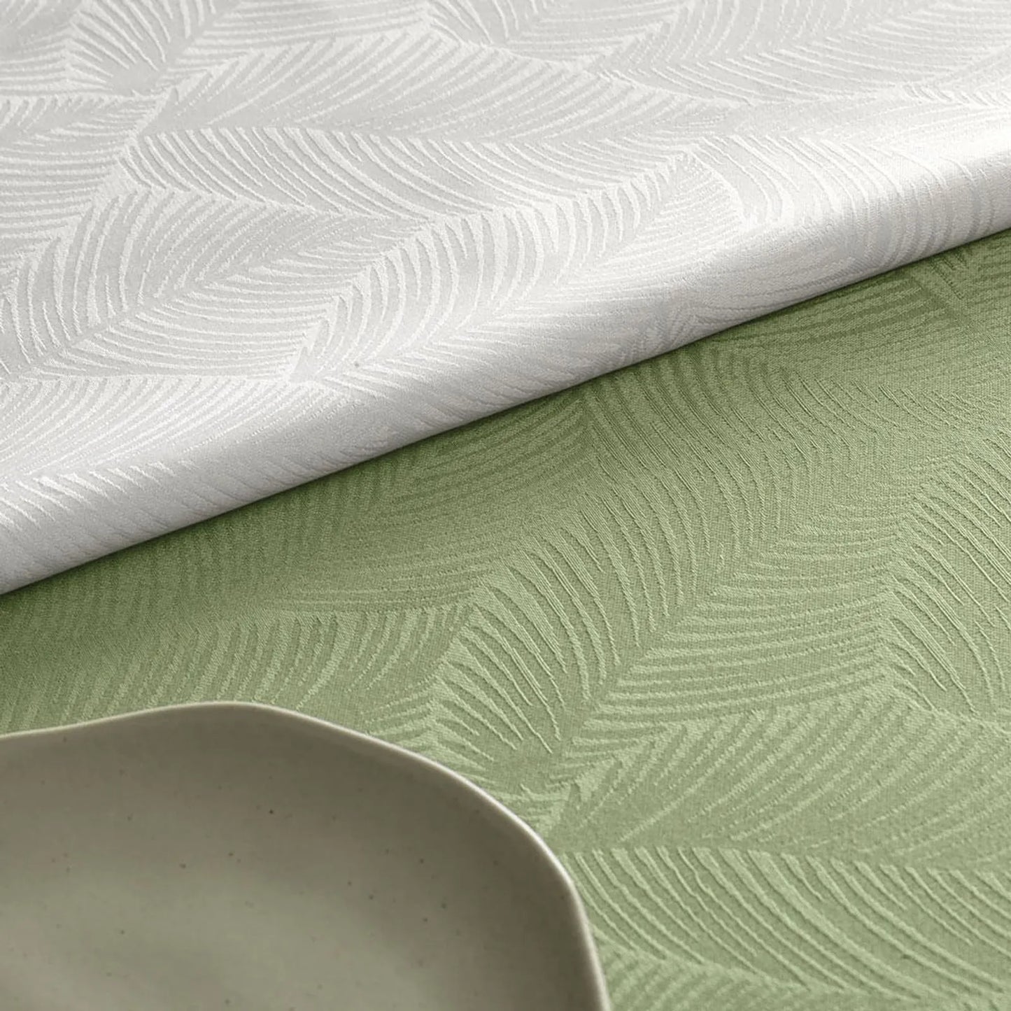Toalha de Mesa Karsten Tilia Branco Redonda – 1,60m