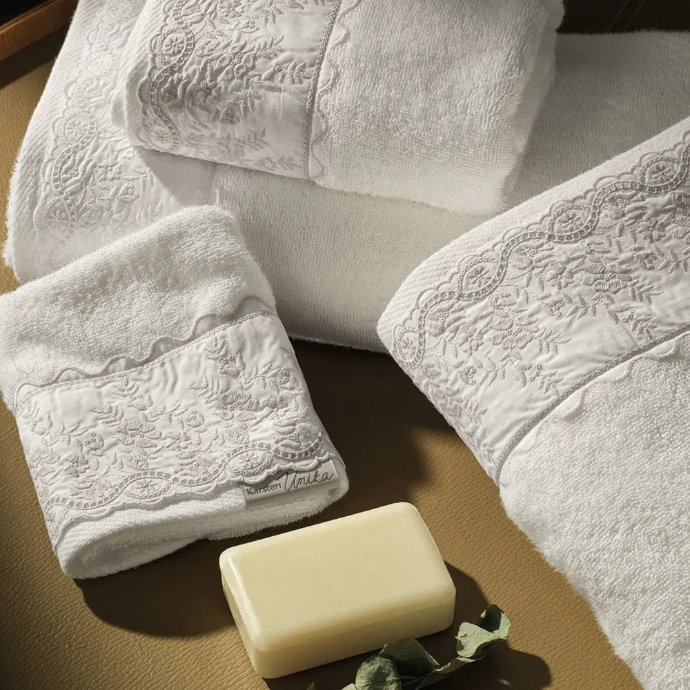 Toalha de Rosto Karsten Antônia Branco 100% Algodão 500g/m² 48cm x 80cm