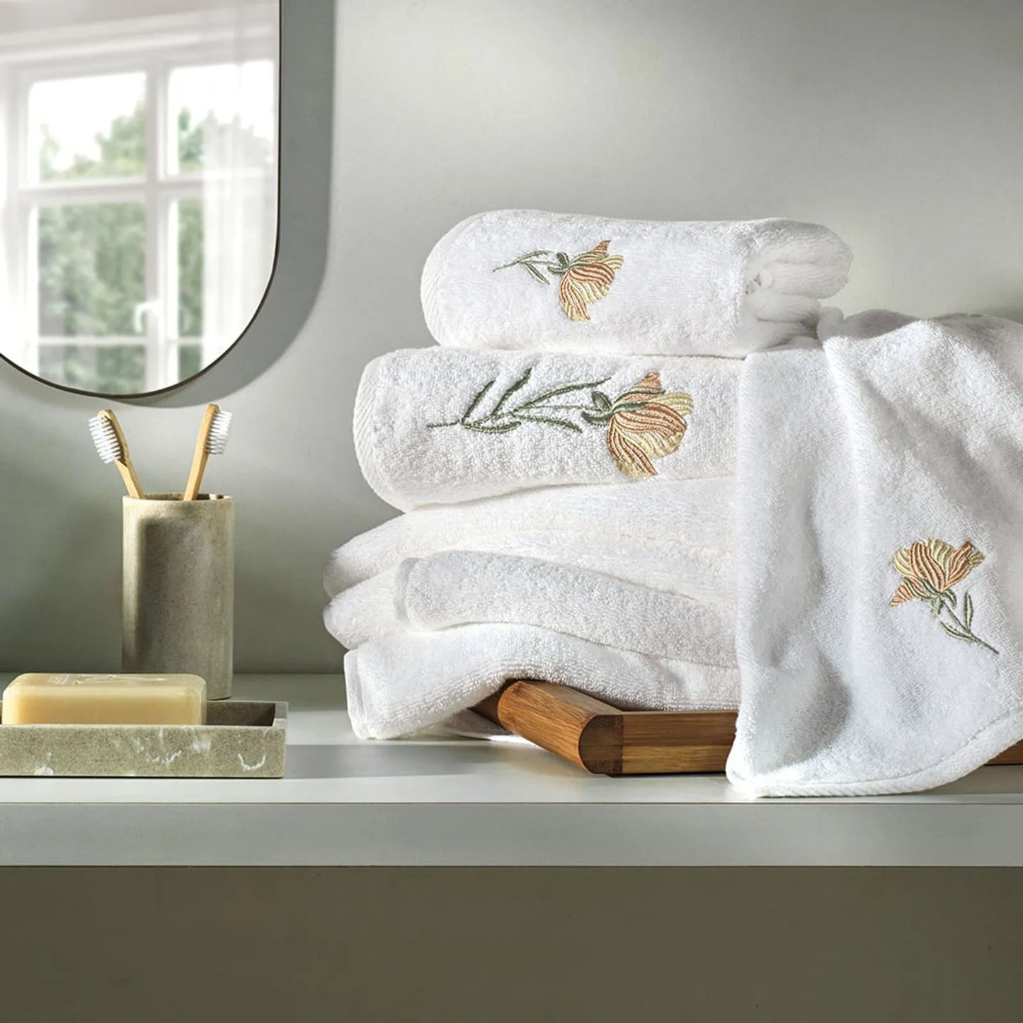 Toalha de Rosto Karsten Lavinia Branco 100% Algodão 500g/m² 48cm x 80cm