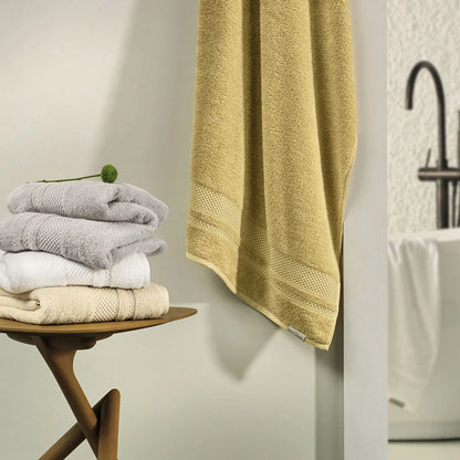 Toalha de Rosto Karsten Yves Vanilla 100% Algodão Fio Penteado 450g/m² 48cm x 80cm