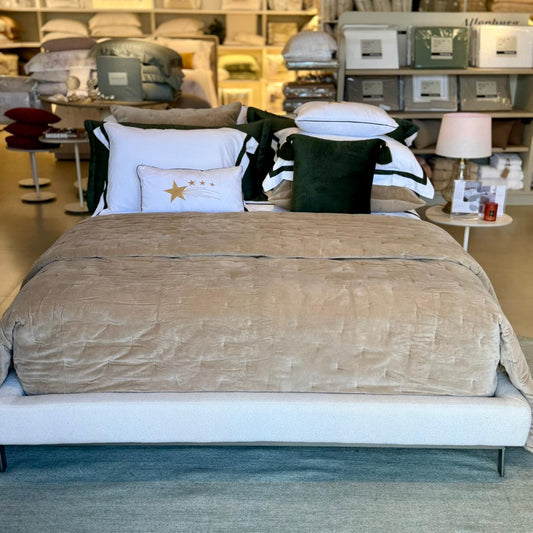 Almofada Trussardi Celebrazione 30x50cm Branco