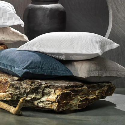 Fronha Altenburg Boss Avulsa com 3 Abas de 4cm 50x70cm Cor Cinza Boss