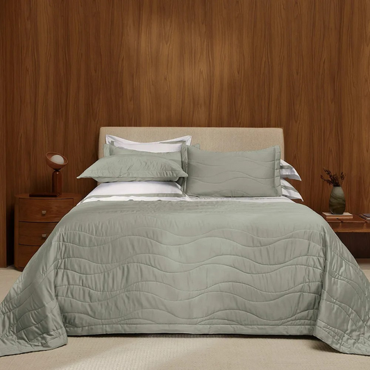 JOGO DE COLCHA 3 PECAS NOVARA PISTACCHIO 2,60x2,80cm Queen Trussardi 300 fios 100% Algodão Egipcio