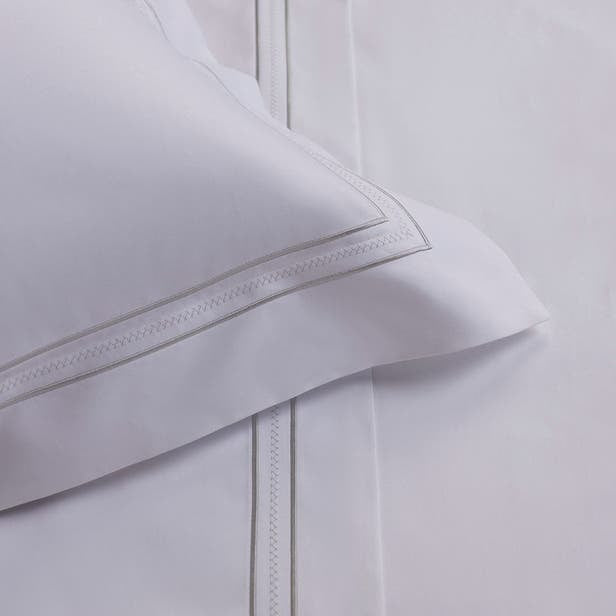 JOGO DE CAMA QUEEN TRENTO BRANCO C/ BORDADO PRATA 2,60X2,90CM