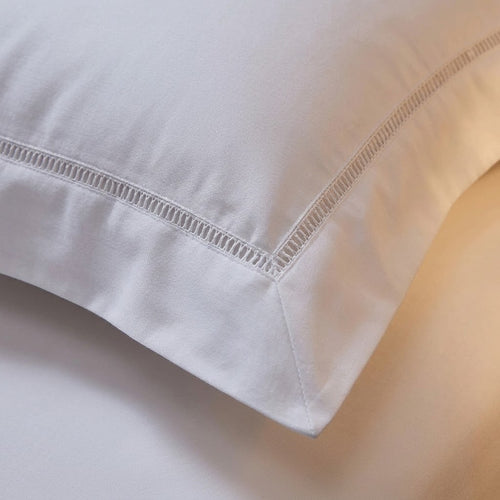 Fronha Buddemeyer Luxus Tokyo 50x90cm 1000 Fios 100% Algodão Egípcio Branco com Renda Branca