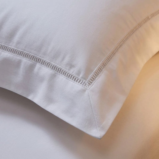 Fronha Buddemeyer Luxus Tokyo 50x90cm 1000 Fios 100% Algodão Egípcio Branco com Renda Branca